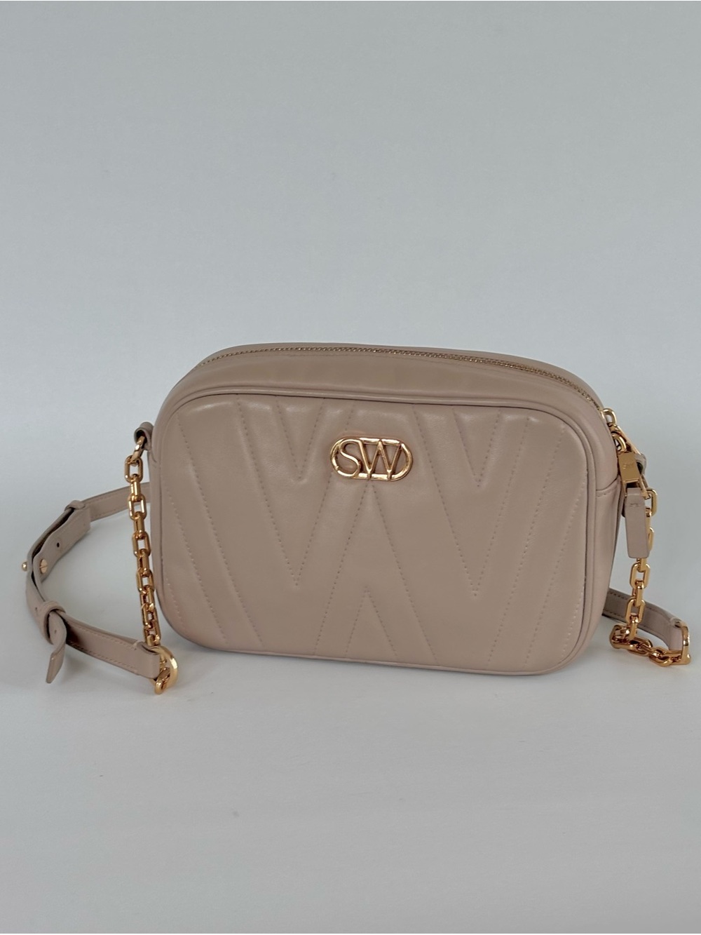 Stuart Weitzman Quilted Leather Camera Bag Crossbody Beige Nude Gold Chain SW